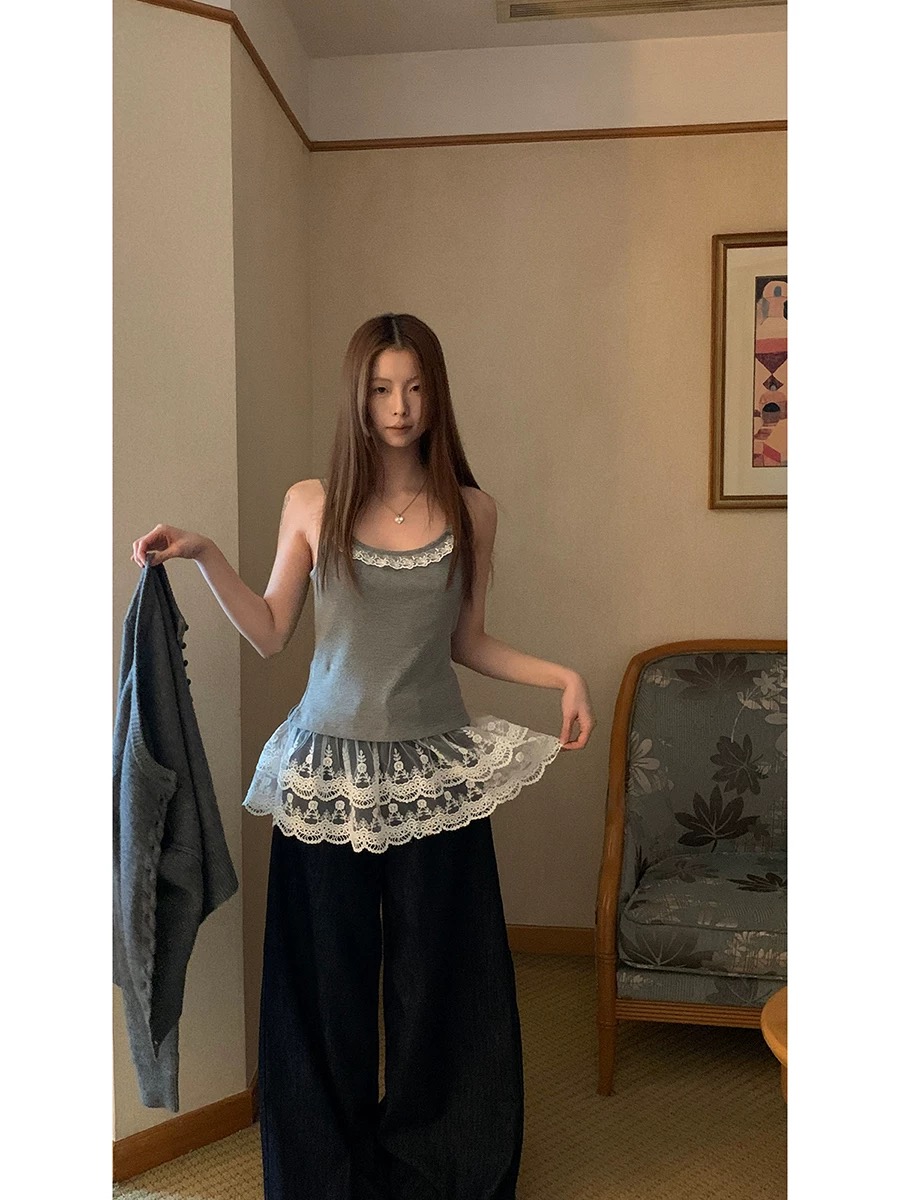 紅人館吊帶背心女春季2025新款內搭無袖白色蕾絲高級感打底上衣女