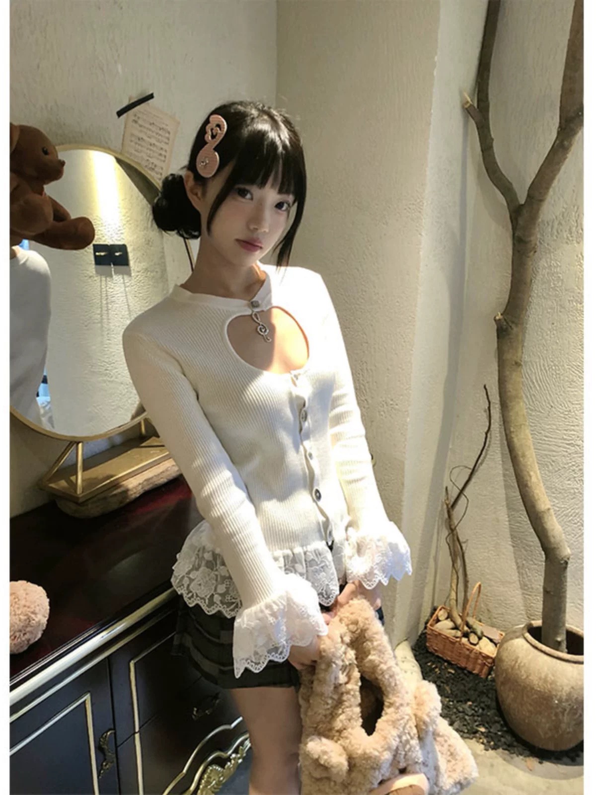 1NED STUDIO 純欲辣妹V領鏤空蕾絲花邊長袖T恤女修身顯瘦打底上衣