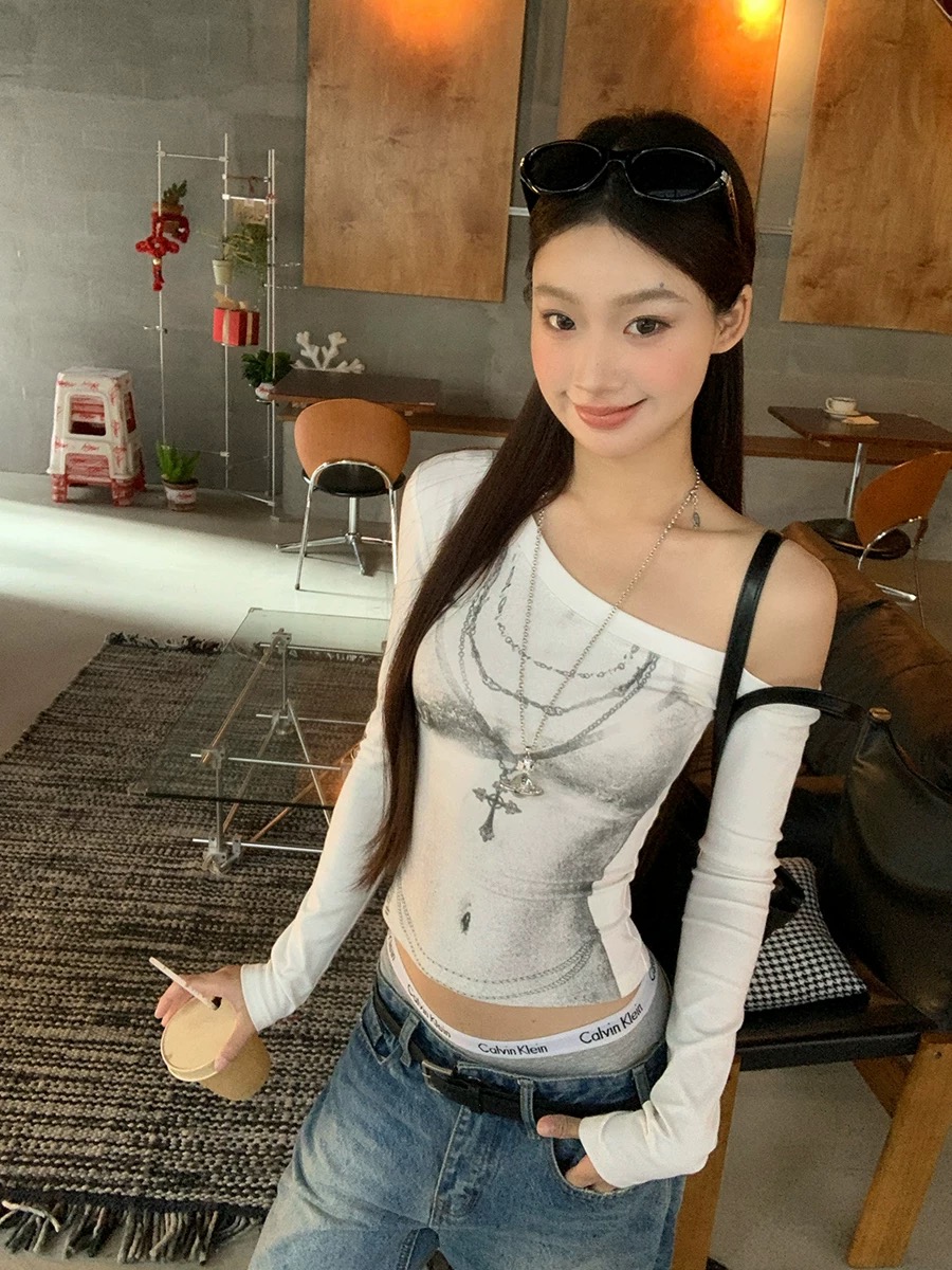 紅人館長袖t恤女2025新款顯瘦韓系辣妹修身白色短款斜肩露肩上衣
