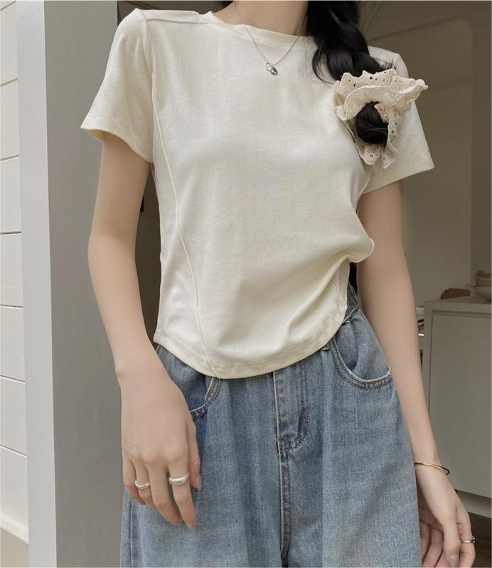 Real shot, design-sensing, fish bone milk apricot color T-shirt round neck ins age-reducing inner layer, short sleeves