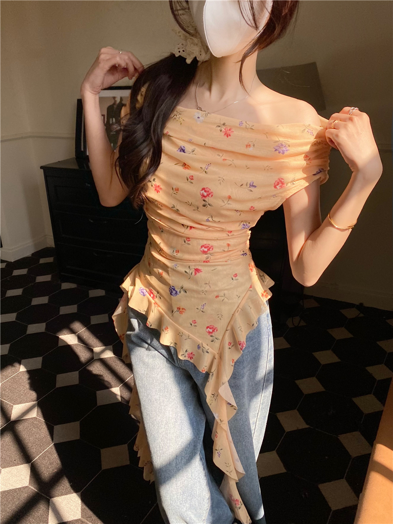 Real photo of the short-sleeved T-shirt with one-shoulder floral design unique and beautiful top
