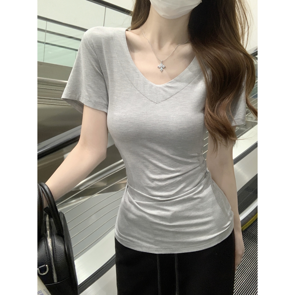 Real shot of spring and summer Korean V-neck slim and pure slim and versatile Laiser Tiansi short-sleeved T-shirt top