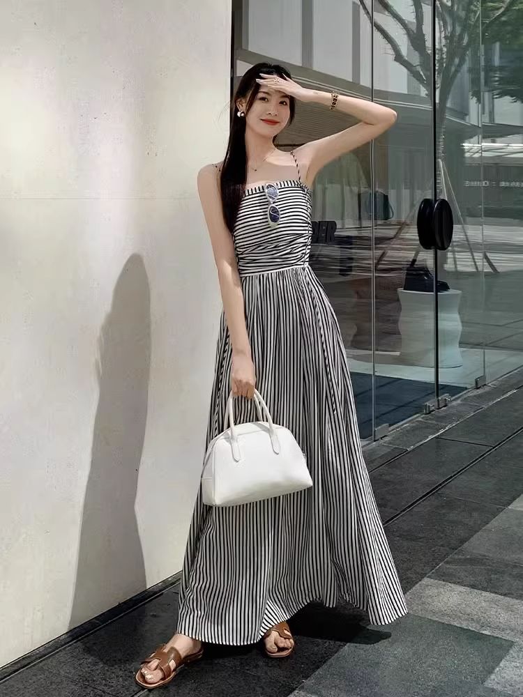 小性感抹胸撞色條紋衫連衣裙女夏季新款高級感氣質高腰顯瘦長裙子
