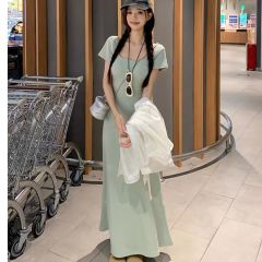 簡約純色方領修身短袖連衣裙女裝夏季收腰顯瘦帶胸墊a字裙長裙子