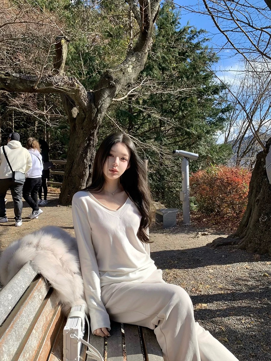 早安樊樊 巨好穿!雲感柔柔針織衫齊色囤舒適V領長袖T恤女早春內搭