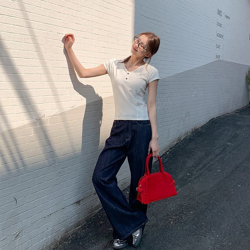 Real photo of girl-style shoulder-length short-sleeved T-shirt for women in 2025 new V-neck button design versatile top