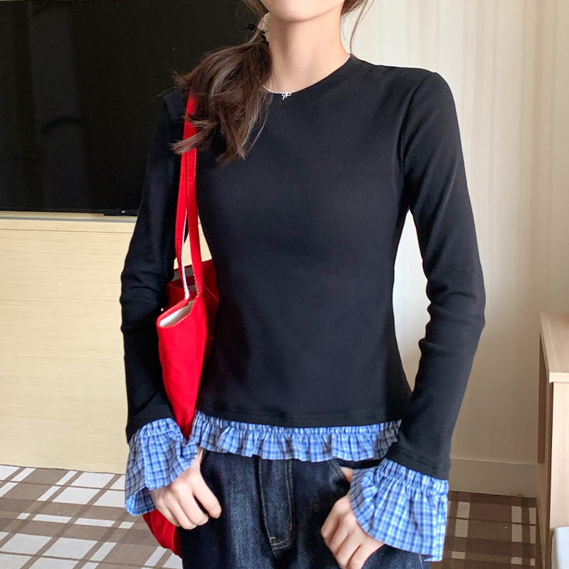 Real shot of Korean version contrasting color polka dot lace flared sleeve long sleeve T-shirt for women in spring slim fake two-piece top