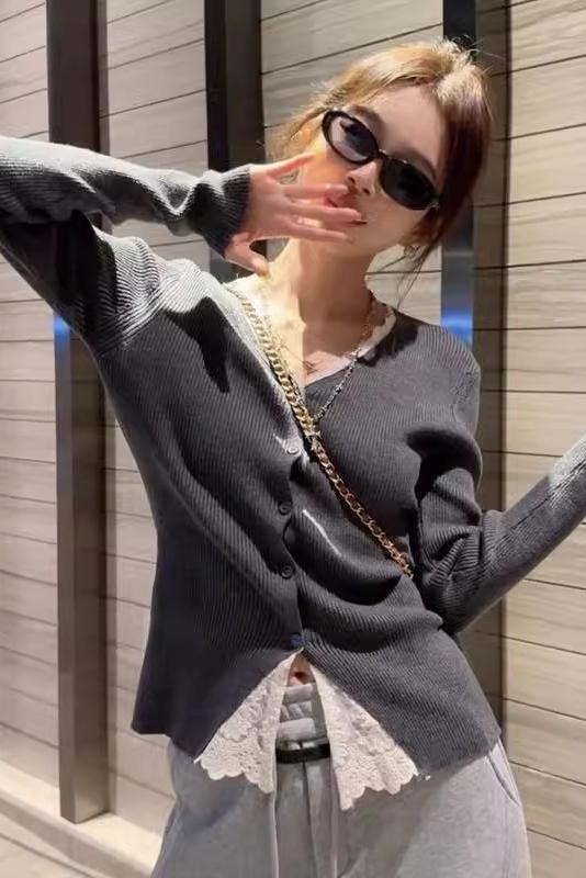 Original workmanship fake two-piece lace splicing women's long-sleeved spring 2025 French high-end slim bodywear
