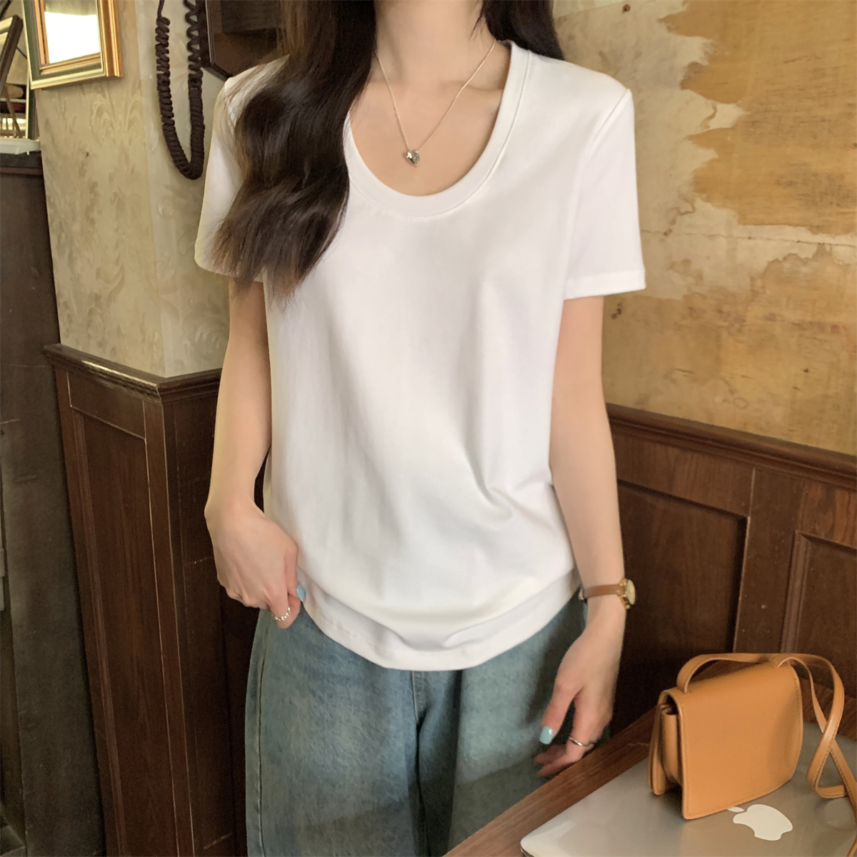 Real shot of 2025 spring and summer Korean version of u-neck loose versatile basic simple cotton short-sleeved T-shirt top for women