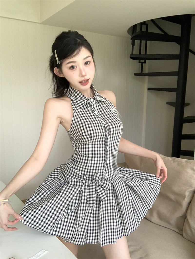 Real shot~ Sweet age-reducing plaid neck halter skirt for women 2025 new French inner sleeveless dress