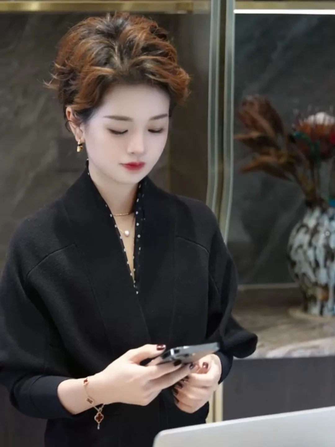 New dopamine young and fashionable spring and autumn style ins style V-neck simple flesh covering outerwear wearing black jacket commuting top