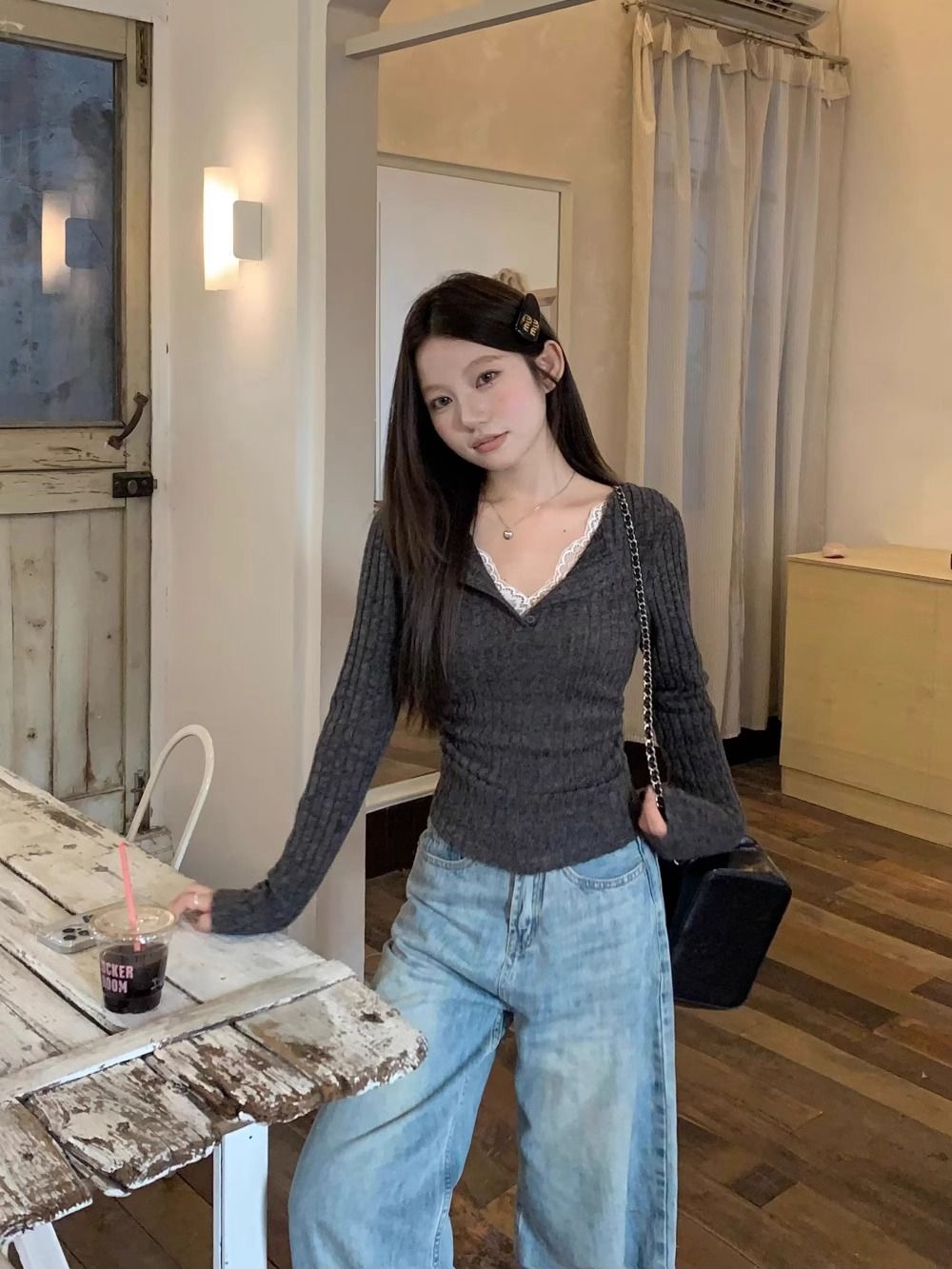 Original fabric fake two-piece v-neck long-sleeved T-shirt for women's autumn design niche lace splicing short base top