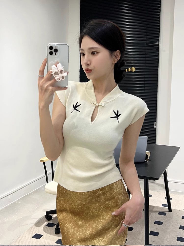 新中式刺繡盤扣正肩針織衫女夏季新款小個子修身顯瘦打底無袖上衣