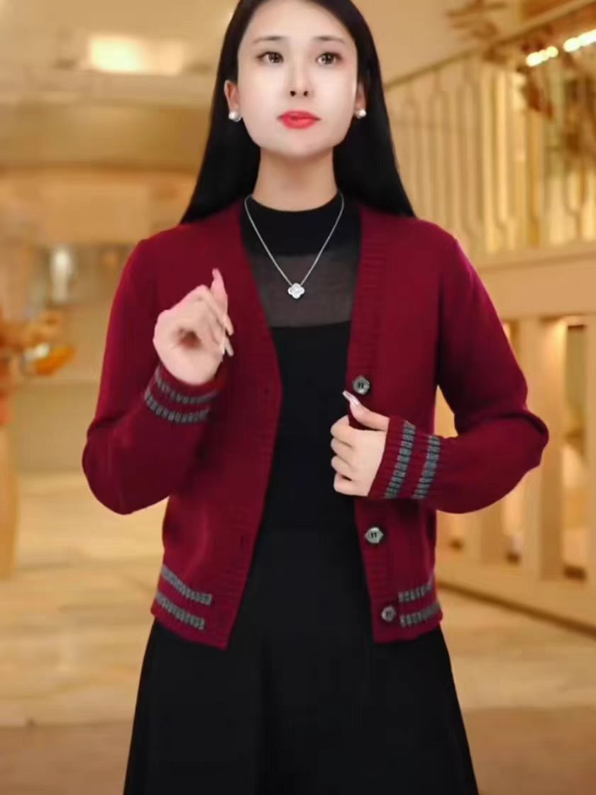 Women's 2025 autumn and winter new color-blocking sweater short V-neck fashionable temperament top