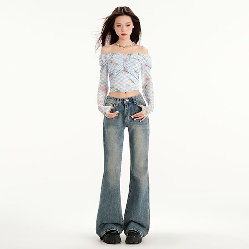 Real shot of 2025 spring fashion trend casual pants for women high waisted flared pants