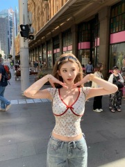 JMSHOP 百利甜心 V領彈力印花碎花上衣女設計感春款拼接絲絨帶t恤