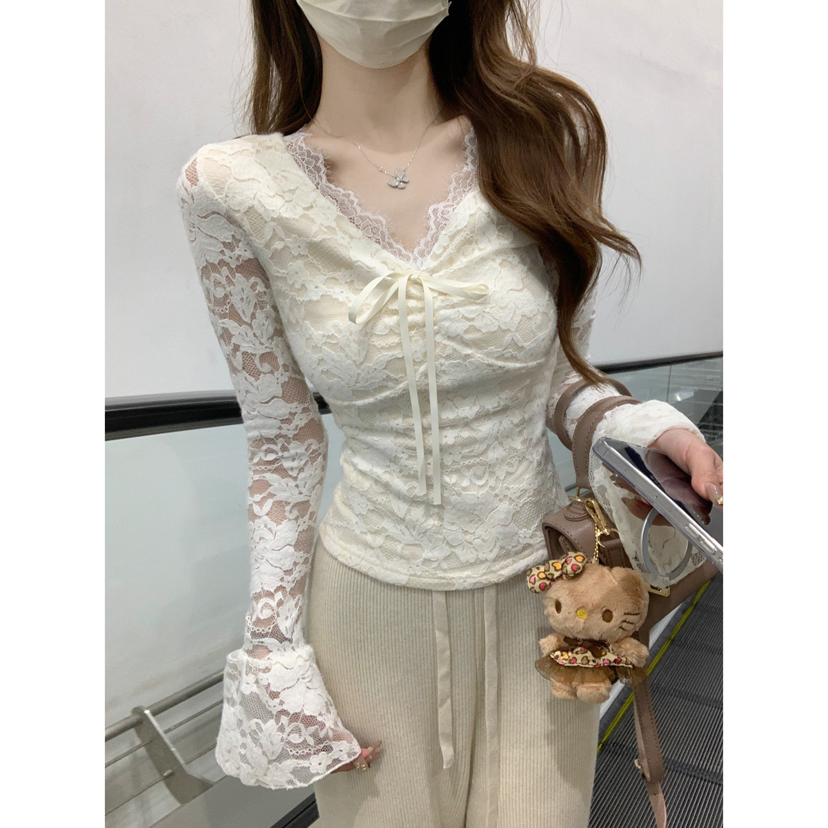 Real shot of spring Korean version pure desire v-neck lace lace flap slim long sleeves inner T-shirt top
