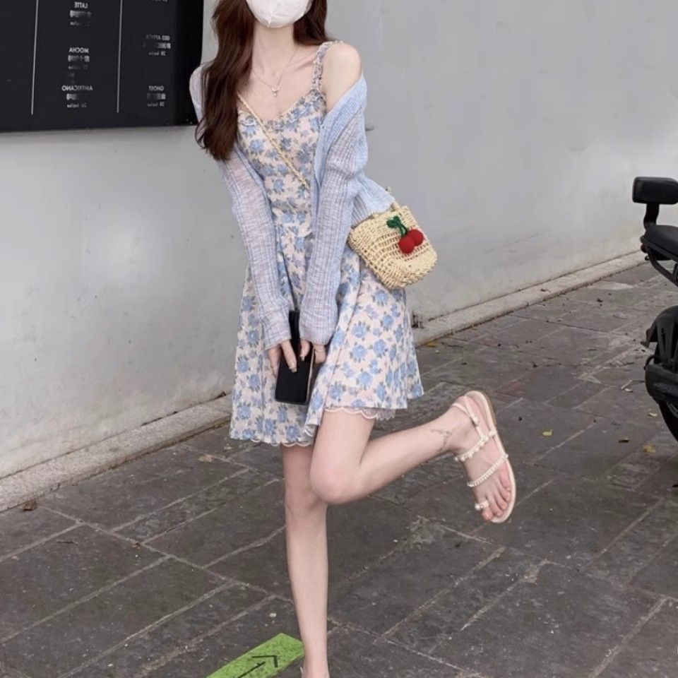 2025 new tea break French salt-type high-end milk-type outfits beautiful small floral suspender dress trendy
