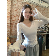 Real shot of early spring Korean style slim V-neck lace flared sleeves pleated slim long-sleeved T-shirt underwear