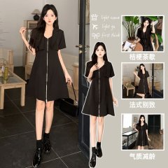 French Chic Audrey Hepburn Style Square Neck Dress for Women Summer Wear Petite Size High-end Fitted Slimming Black Short Skirt
