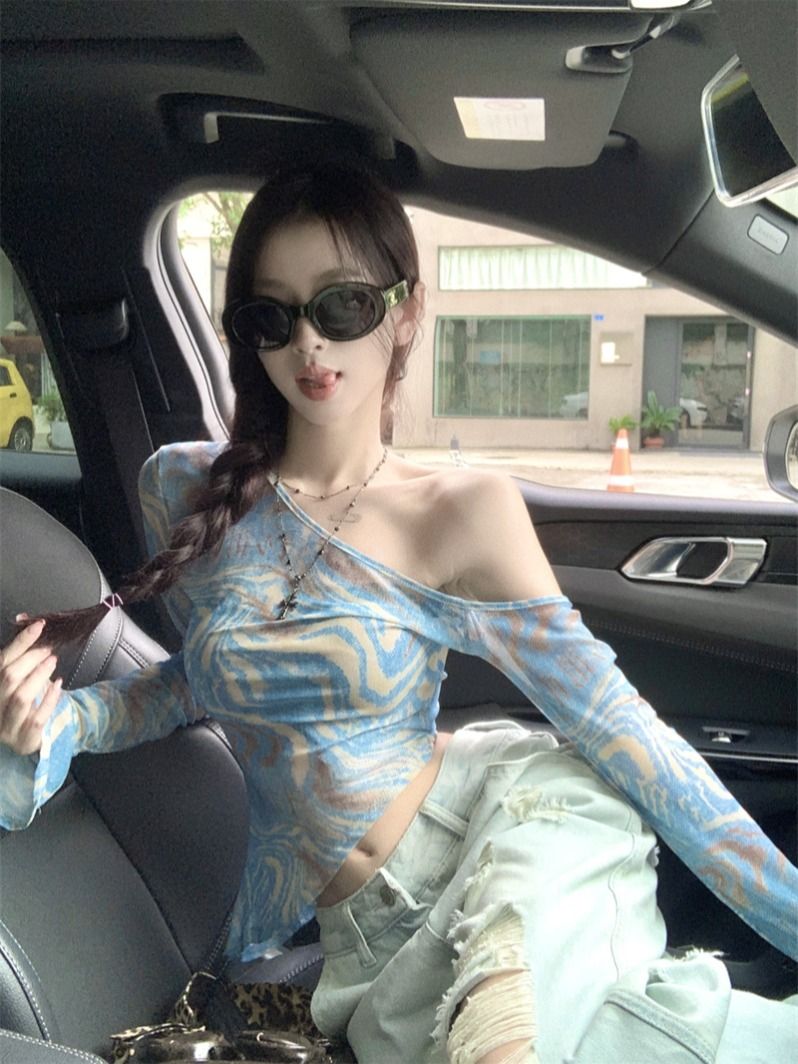 美式辣妹暈染印花露肩T恤女夏不規則下擺修身網紗上衣
