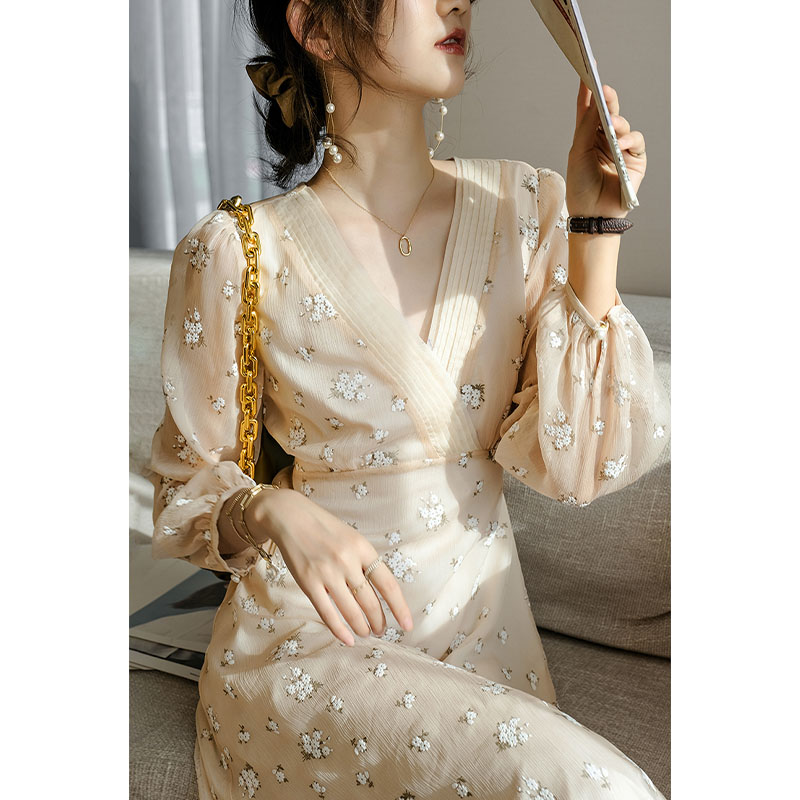 2025春季新款碎花雪紡連衣裙女純欲風長袖氣質收腰顯瘦過膝長裙子