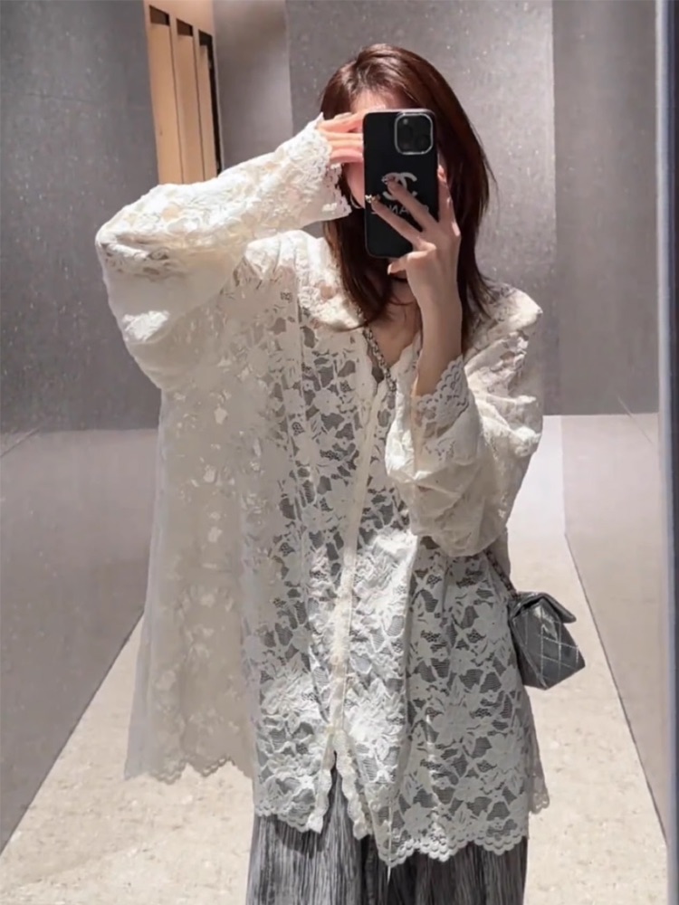 透明感漂亮鏤空鈎花V領襯衫女秋季中長款內搭蕾絲衫疊穿長袖上衣