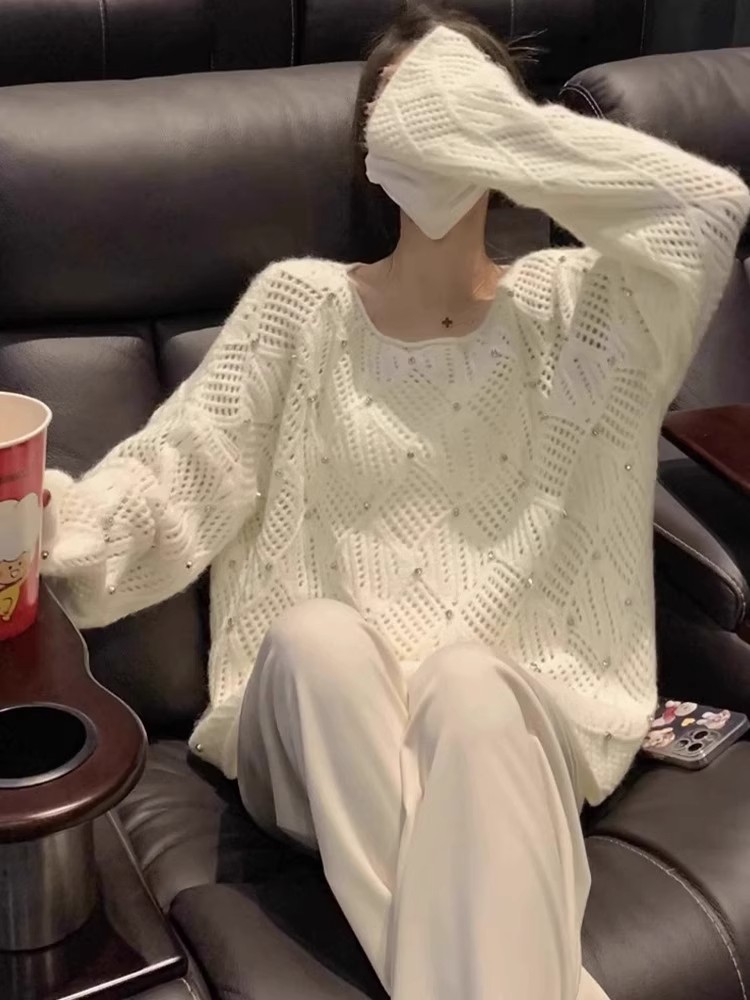 Lazy style white diamond-inlaid hollow sweater for women in autumn and winter new design niche loose and versatile soft sweater