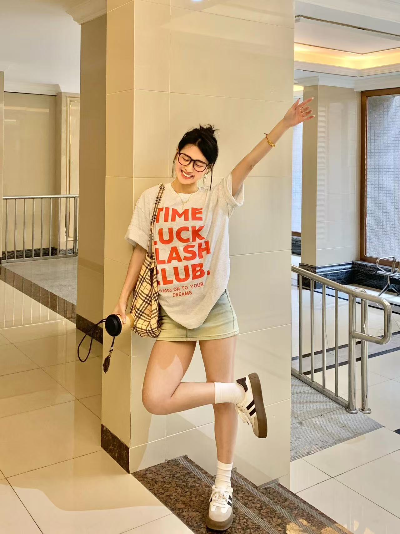 High-quality pure cotton 200g 100% cotton combed tight high-quality workmanship short-sleeved T-shirt for women