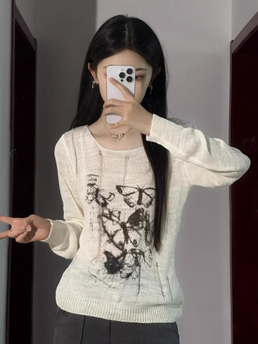 Round neck hollow sun protection long-sleeved sweater blouse for women in summer thin style artistic design niche loose top trendy