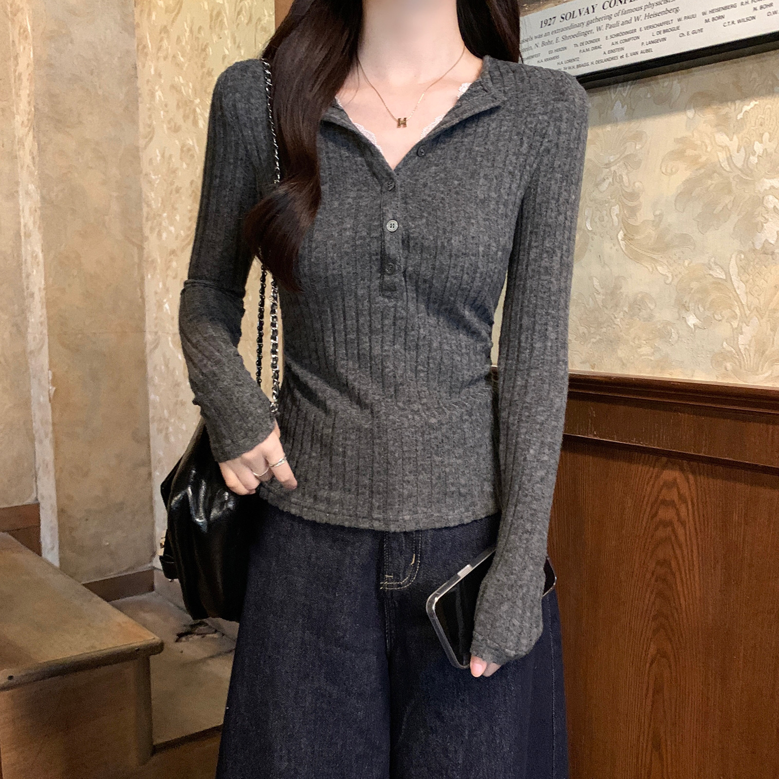 實拍長袖t恤女裝2025早春新款潮薄設計感修身純色打底衫圓領上衣