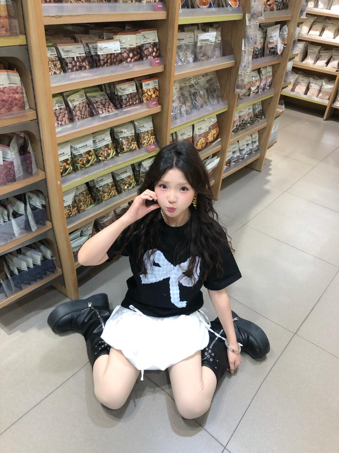 High-quality pure cotton 200g combed tight 100% cotton live broadcast same product front printed loose short-sleeved T-shirt for women