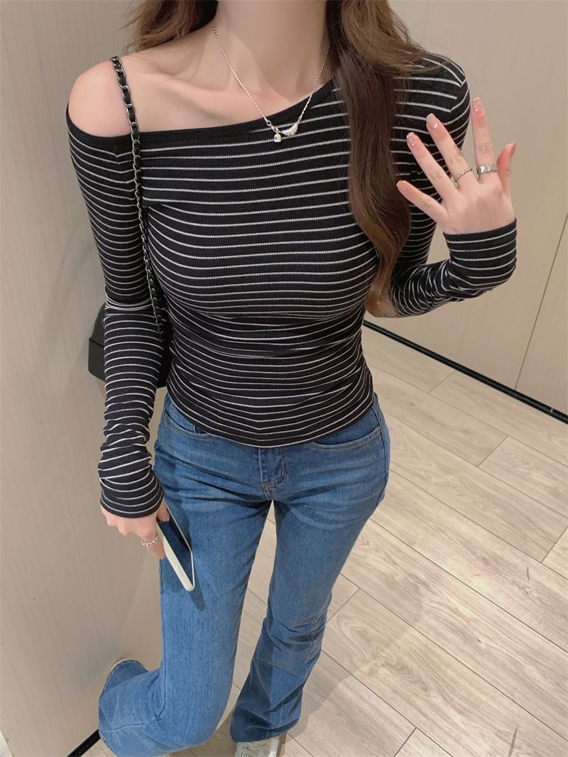 Real shot Real spring off-shoulder long-sleeved T-shirt contrasting striped base shirt for women with waist-hugging and slimming off-shoulder top