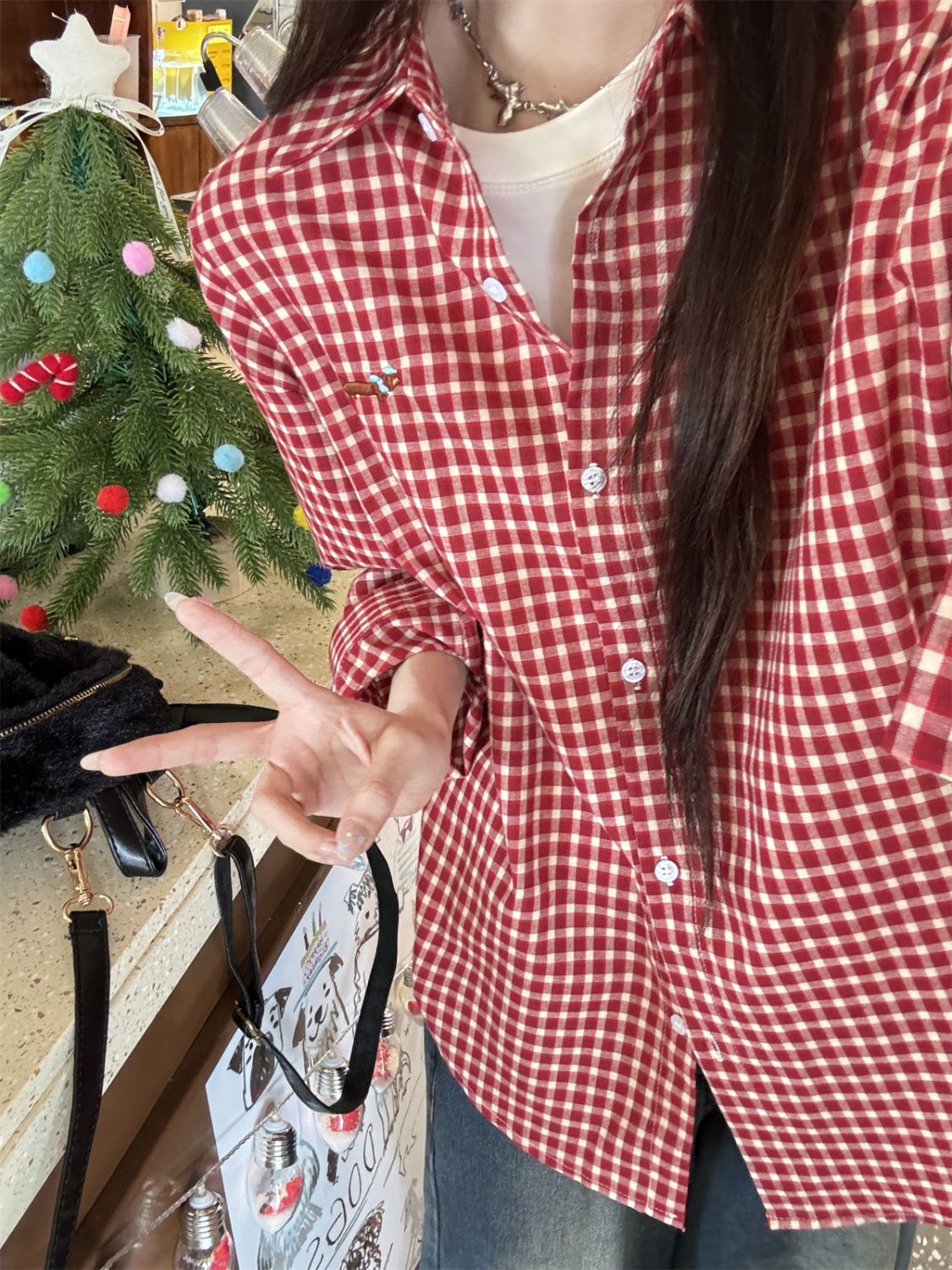 Red chic plaid shirt for women in autumn and winter 2025 new lapel shirt for Hong Kong style retro chic top for women