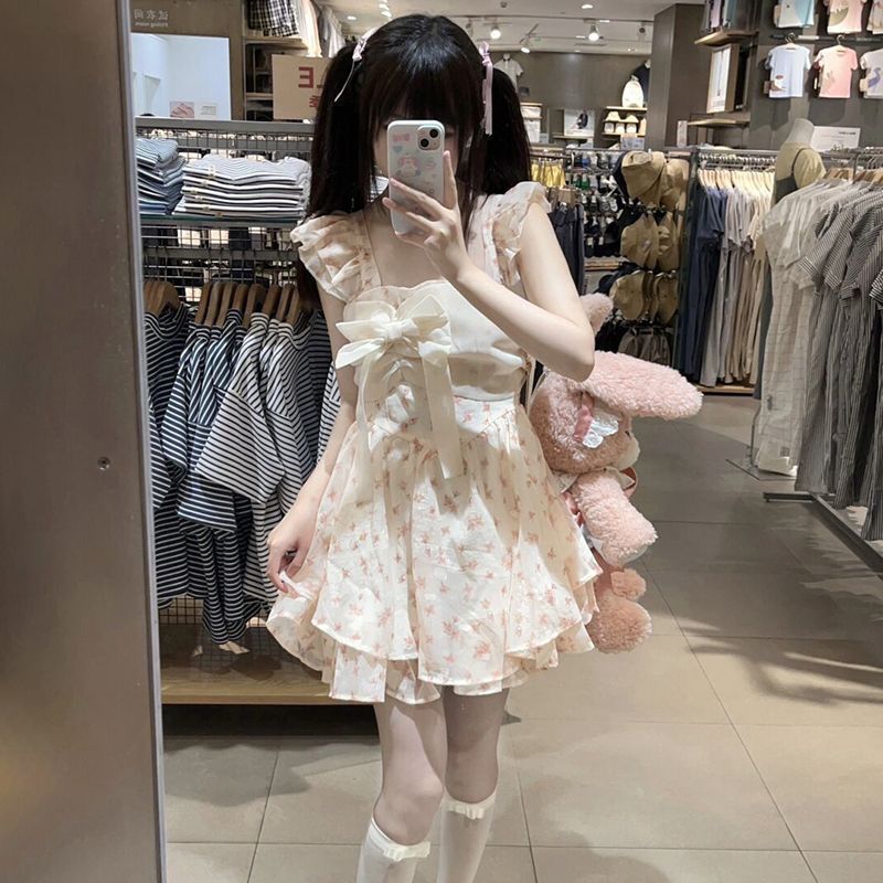 Small flying sleeves floral dress with a female summer small man with bow and escaped princess short skirt