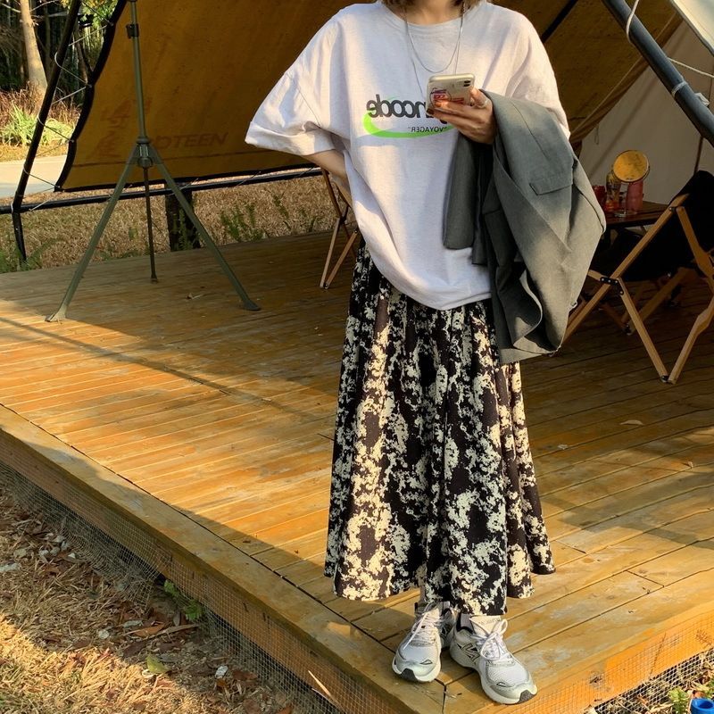 Black tie-dye skirt for women in spring and summer 2025 new high-waisted slim skirt A-line mid-length umbrella skirt