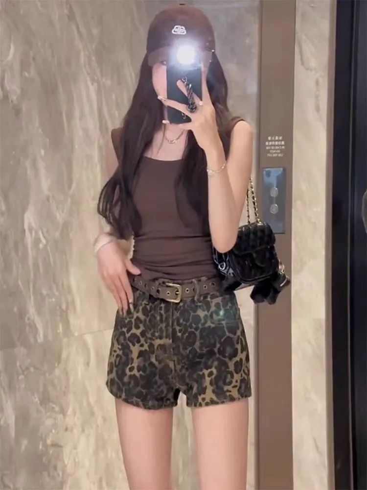 New American retro leopard print denim shorts for spring 2025 for women fashion low waist wide-leg shorts for women hot pants
