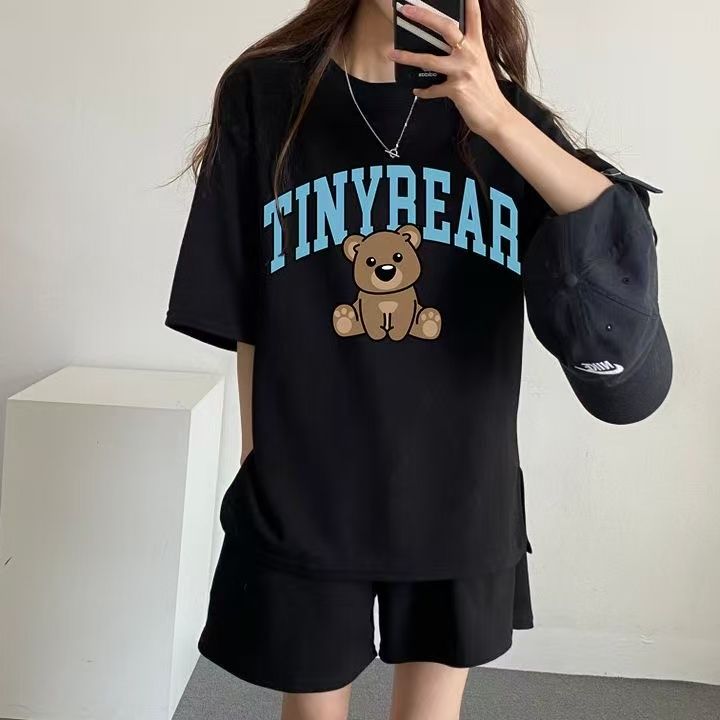 Korean sportswear suit for women in summer 2025 new short-sleeved shorts campus style cute girl running two pieces