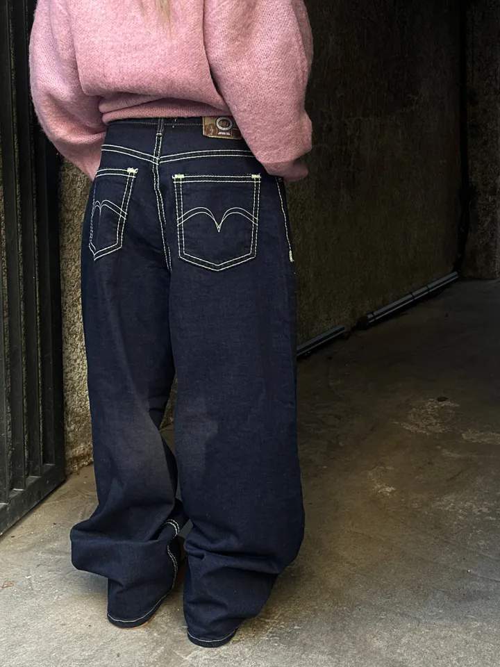 Pear-shaped magic pants~Slimming the hips and making you look slim and blue high-waisted jeans and trousers for women