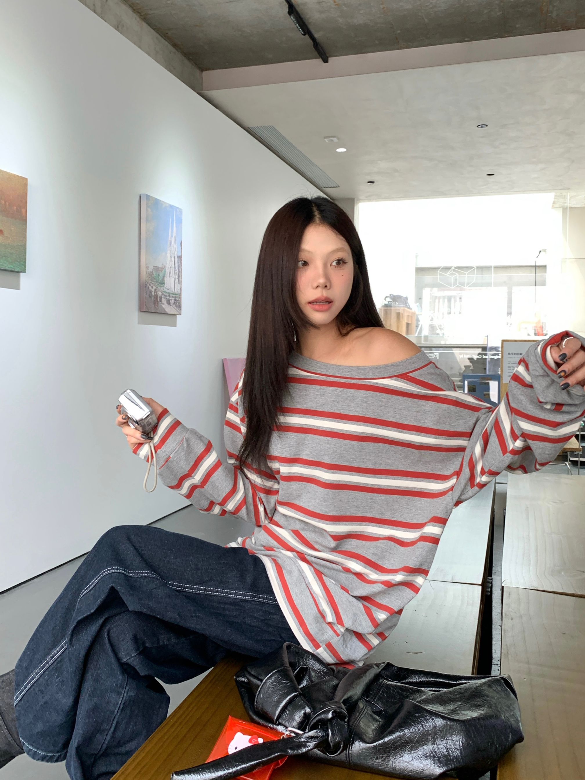 Real shot 2025~ Off-shoulder one-length-neck contrasting striped long-sleeved T-shirt loose slim top slanted shoulder design