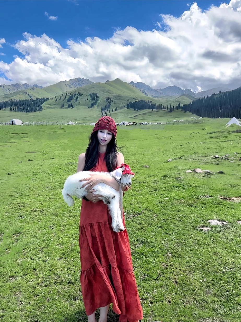 新中式復古國風提花紅色掛脖連衣裙女夏季海邊度假氣質大擺長裙子