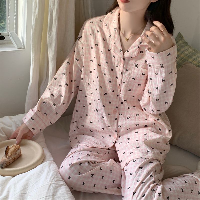 Real shot of long-sleeved pajamas for women in spring and autumn 2025 new doll collar cardigan with chest pad home clothing set