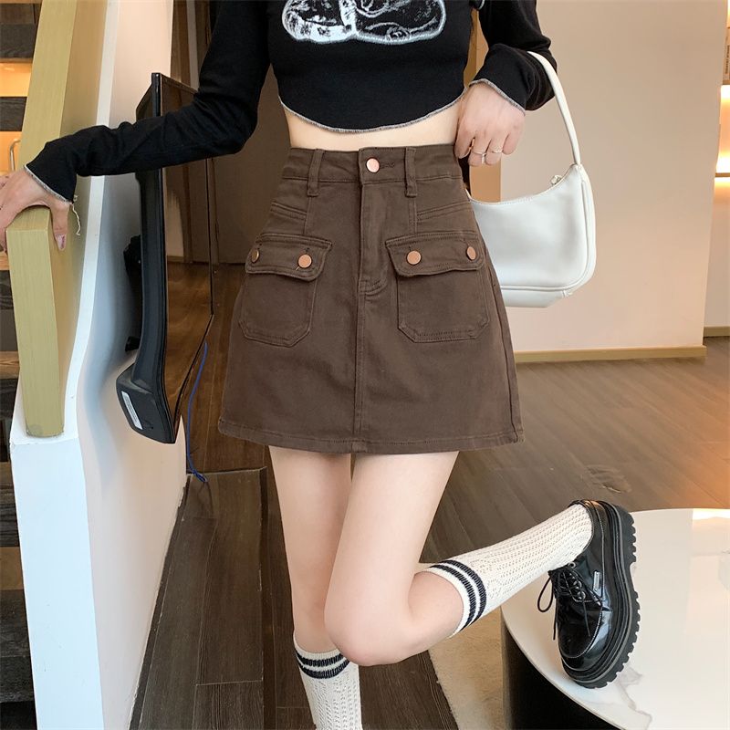 Real-life denim skirt for women in spring 2025 new hot girl design anti-exposure high waist slim hip short skirt