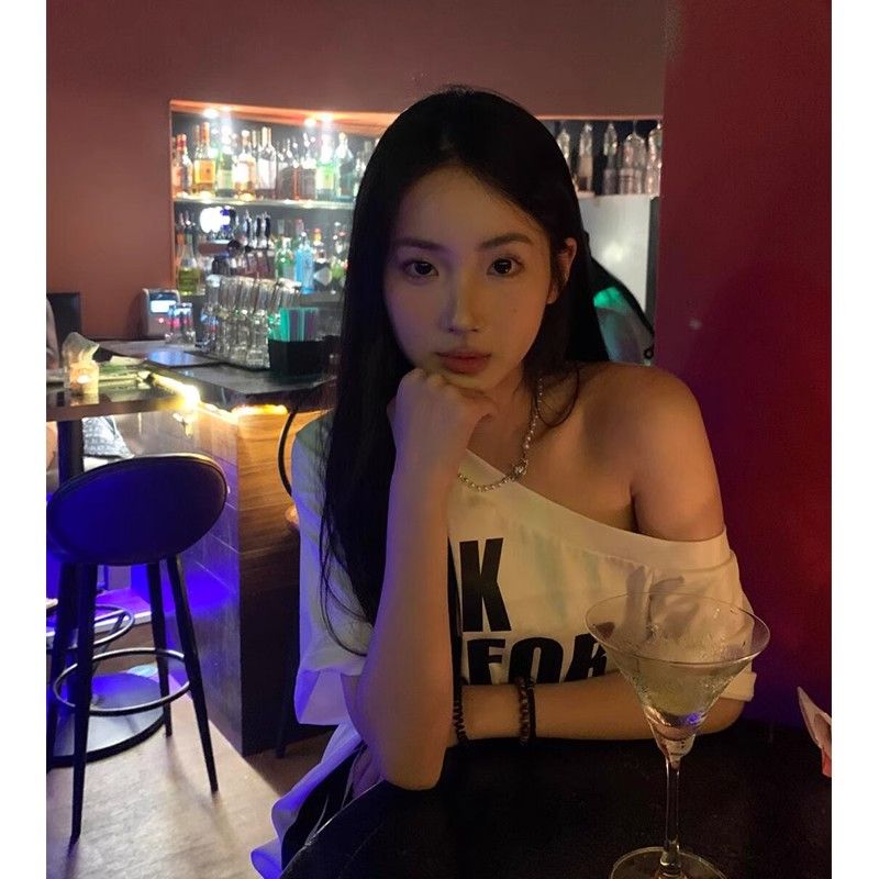 American-style letter printing white off-shoulder loose short sleeves
