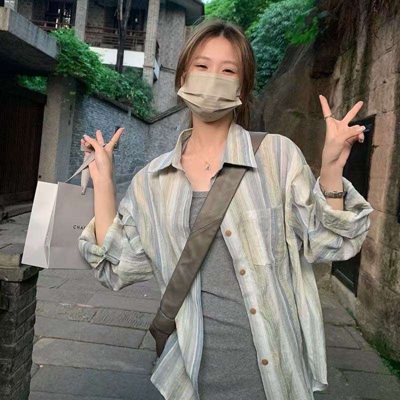 Early autumn retro plaid shirt for women in summer thin design top loose lazy style sunscreen jacket