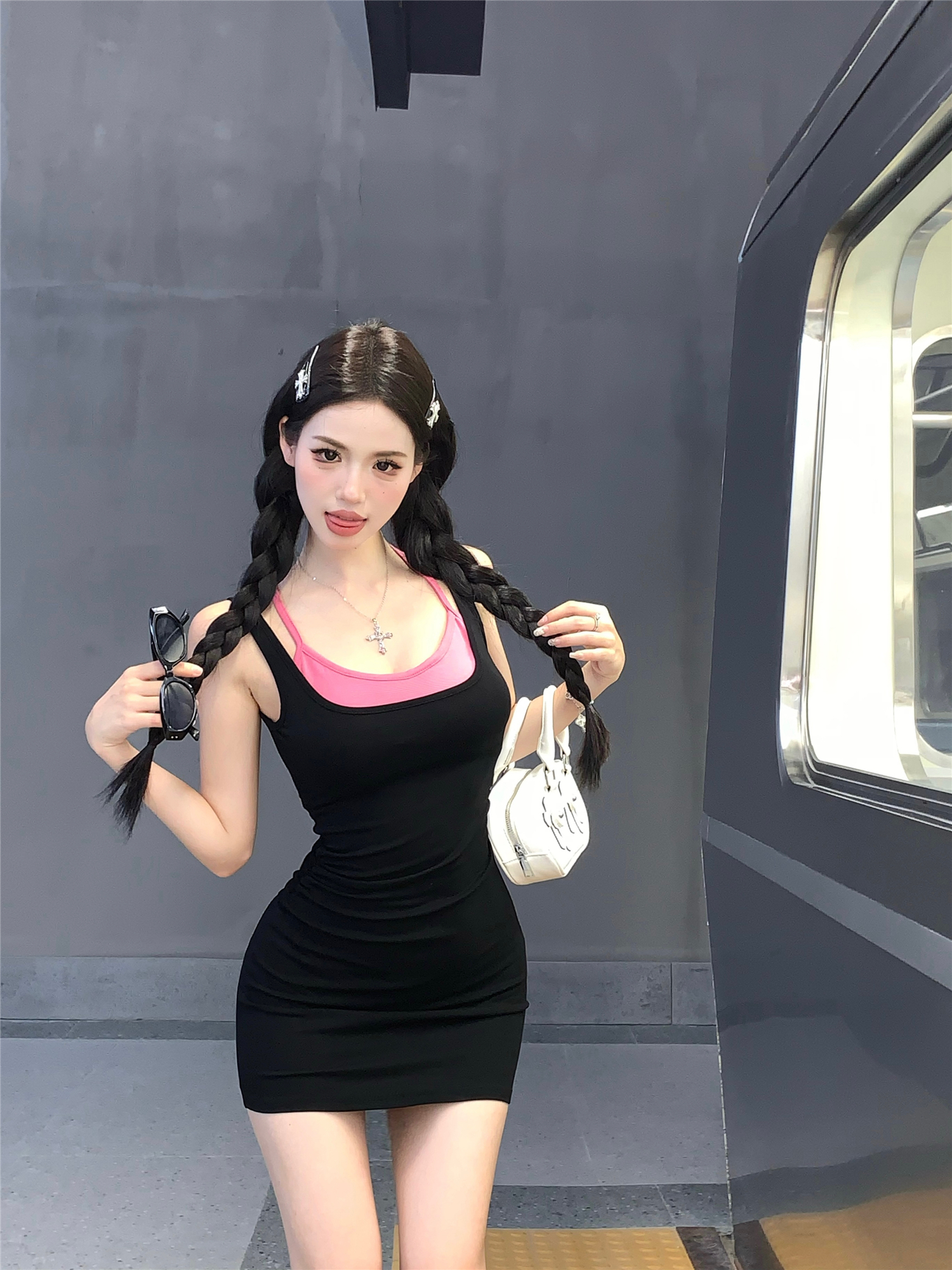 Real shot!  Pure slim dress for women, summer hot girl, layered with short suspender hip vest skirt, trendy
