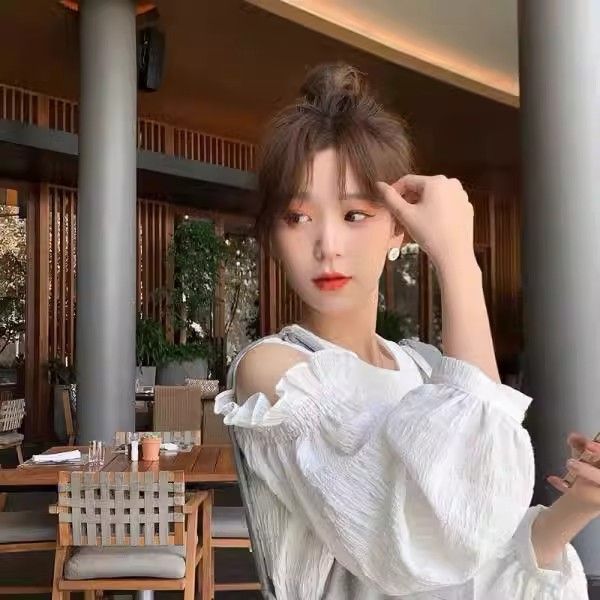 Off-shoulder shirt solid color thin shirt 2025 spring and summer new French niche puff sleeve fashionable top