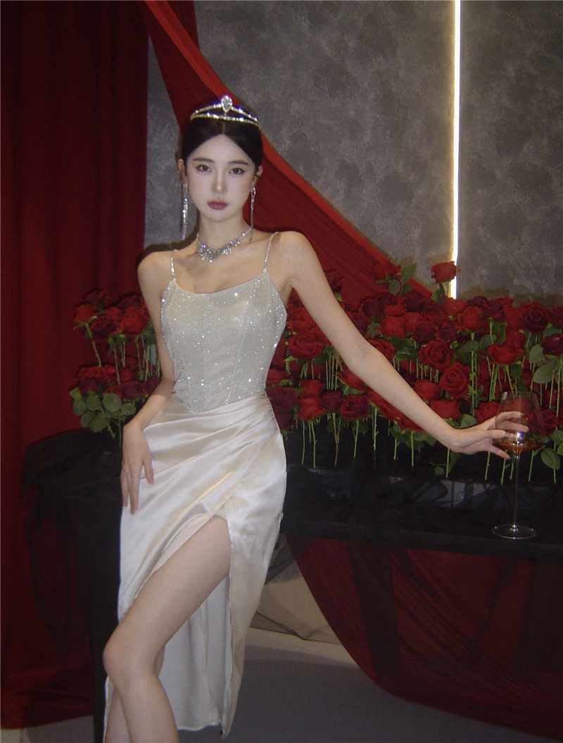 實拍~ 閃緞面吊帶連衣裙女度假收腰辣妹高端精緻法式開叉包臀長裙