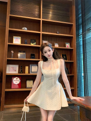 實拍·法式連衣裙女2025春季新款方領波點吊帶裙白色a字裙子