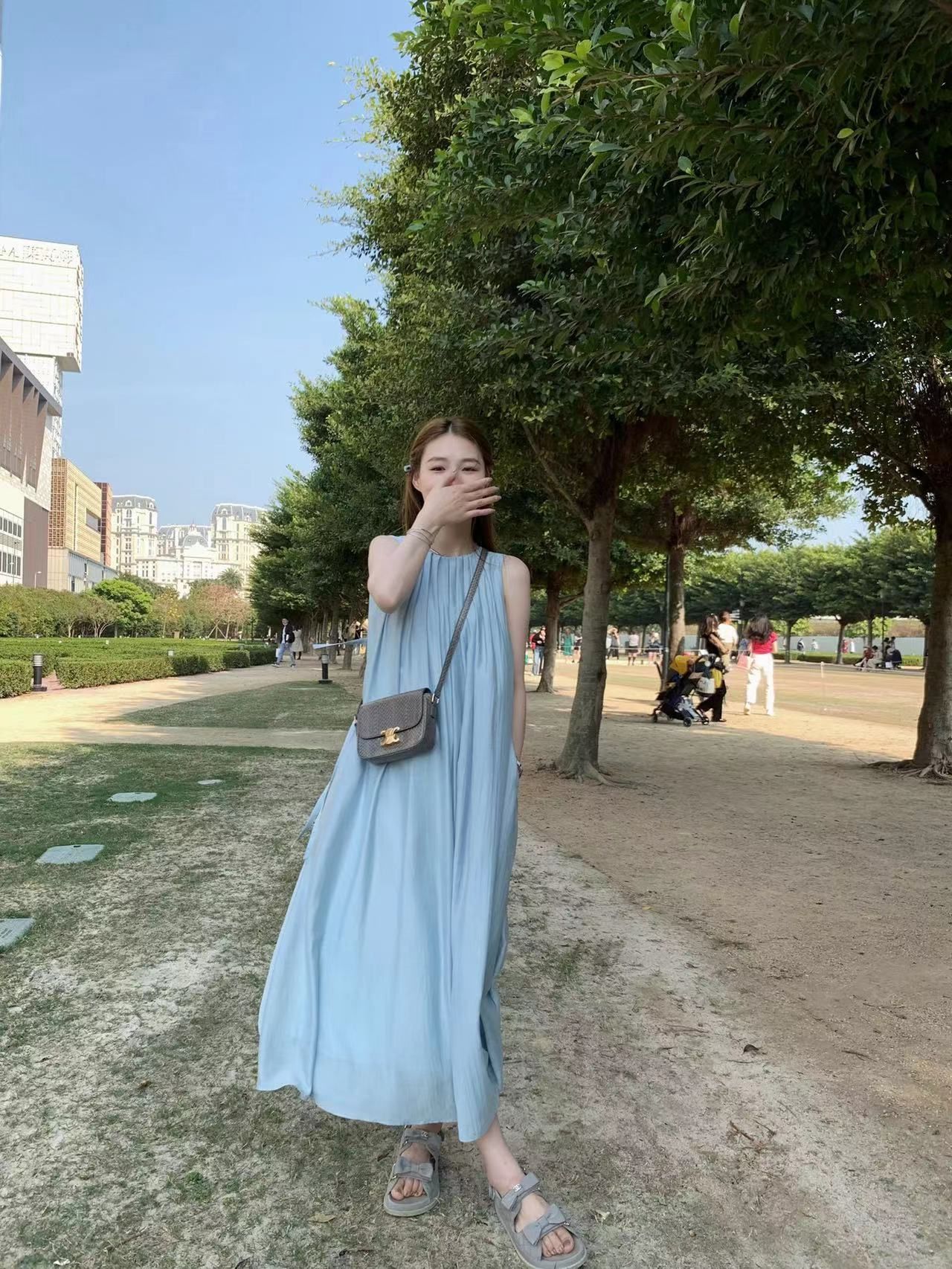 海邊度假露背直筒連衣裙女裝夏雲南旅遊穿搭寬鬆吊帶沙灘長款裙子